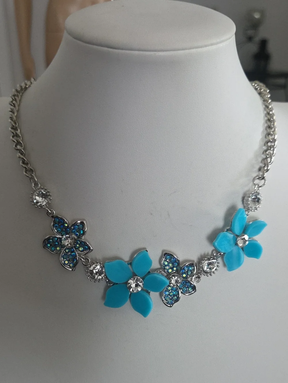 Paparazzi Blue Floral Gem Necklace NWT